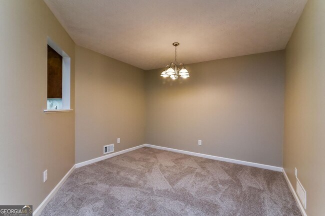 Building Photo - 130 Bloomfield Dr