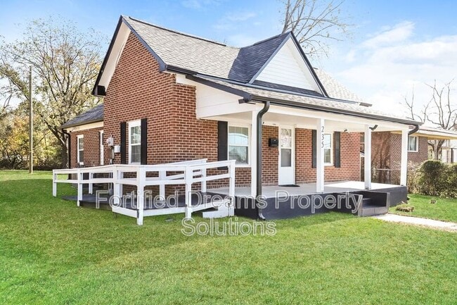 Foto del edificio - 235 S English St