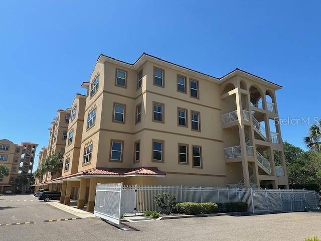 Foto del edificio - 606 Wells Ct