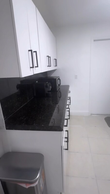 Foto del edificio - 2381 Rutland St