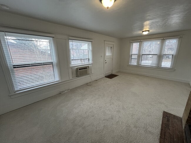 Building Photo - 2834 Java Ct