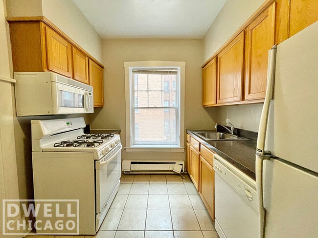 Building Photo - 1509 Hinman Ave