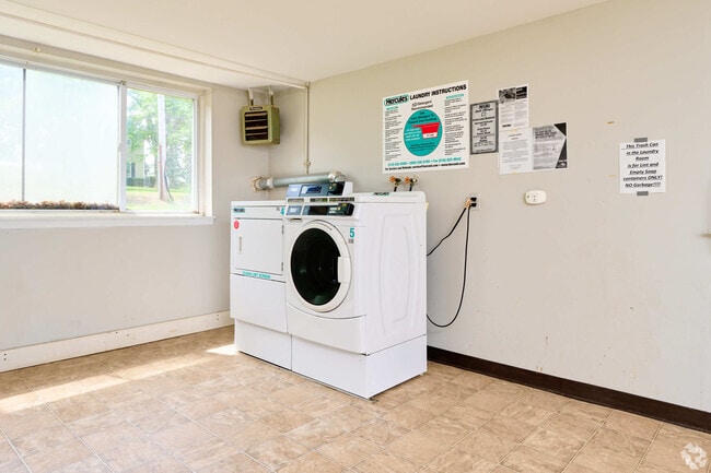 Laundry Room - Chili Garden Apartments