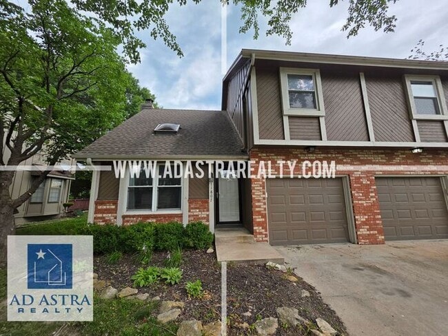 Building Photo - Very Nice 3 Bedroom 2 Bath Duplex in Overland Park-Available NOW!!