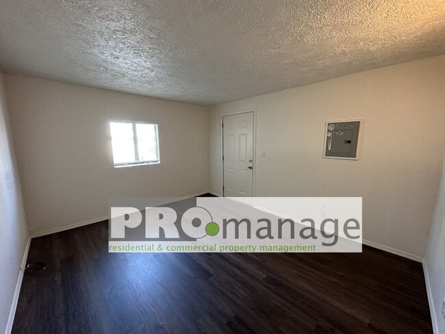 Foto del edificio - 437 W Crowley St