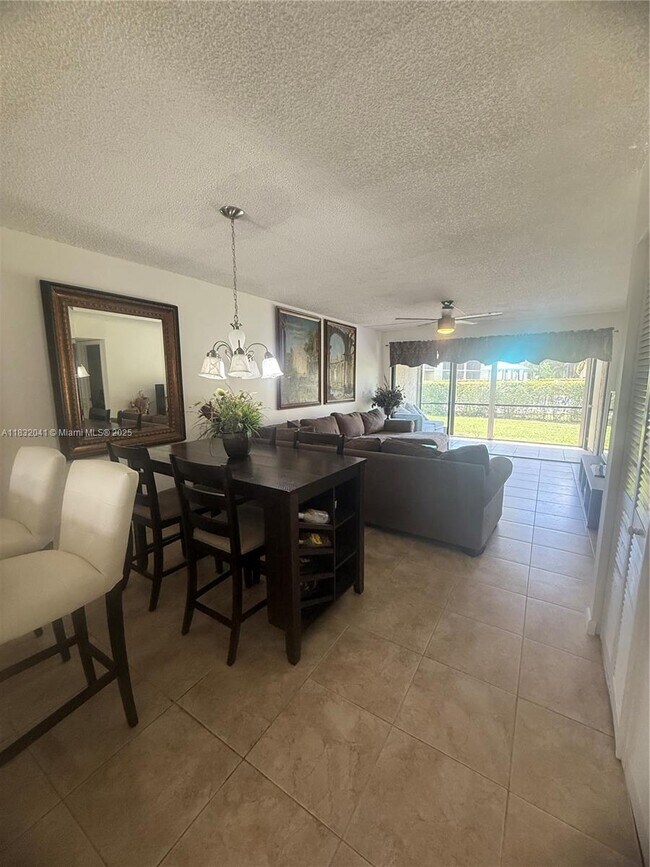 Foto del edificio - 2371 SW 15th St