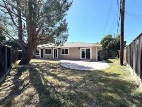Building Photo - 908 Live Oak Dr