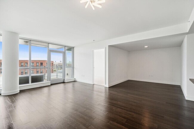 Foto del edificio - 708 Long Bridge Street