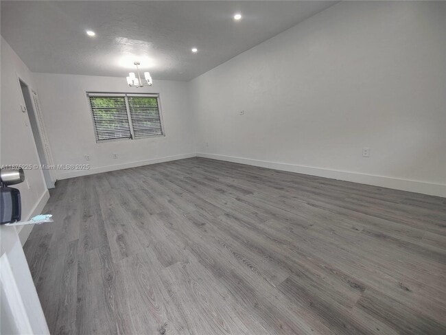 Building Photo - 2165 Bay Dr