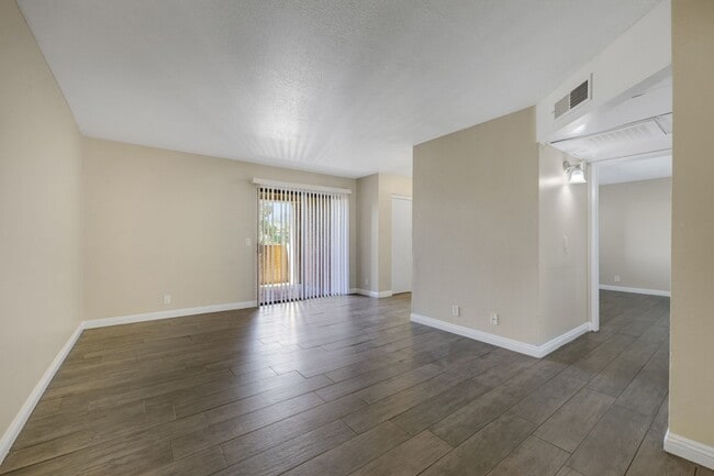 Building Photo - 3 bedroom condo on Desert Shores gated com...