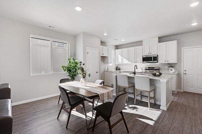 Building Photo - 1440 Coral Pl