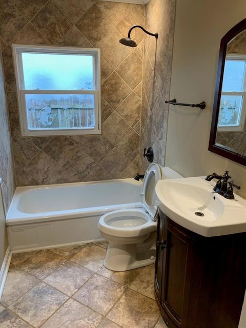 Building Photo - 937 Meadow Ln