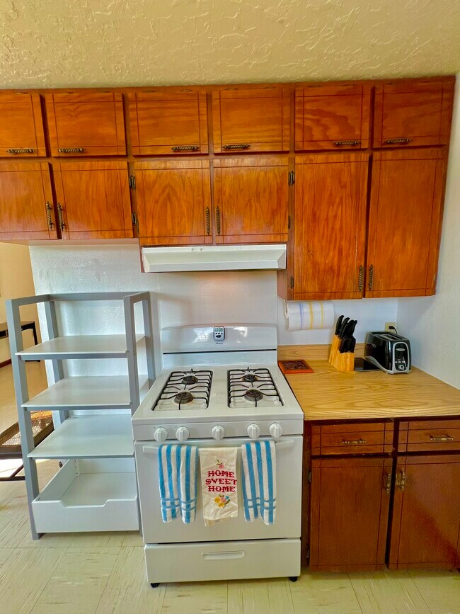 Foto del edificio - 3058 Tenorio Dr