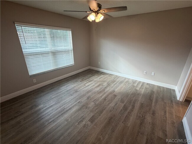 Foto del edificio - 6744 N Waycross Way