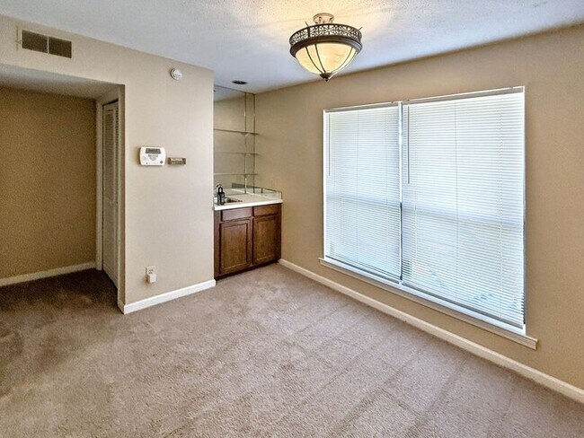 Foto del edificio - 3025 Chase Ln