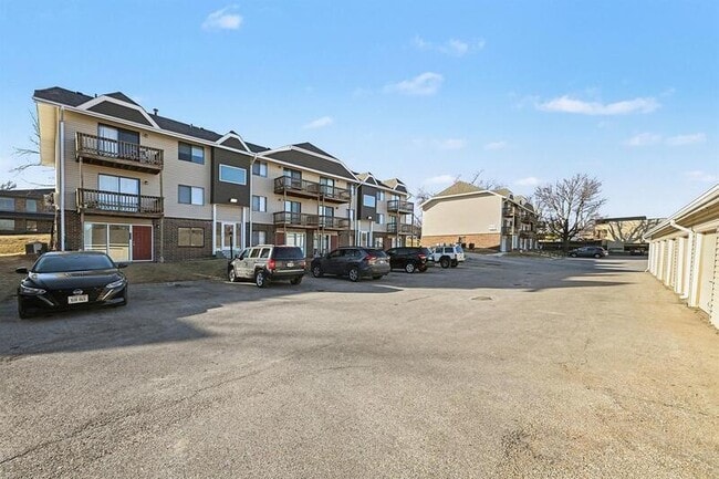 Photo - 11730 Arbor St Apartment