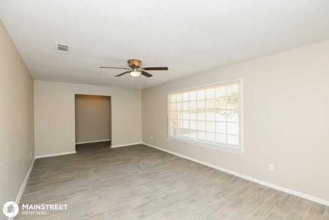 Foto del edificio - 1001 LAKE LOUISE RD, FORT WORTH, TX 76103