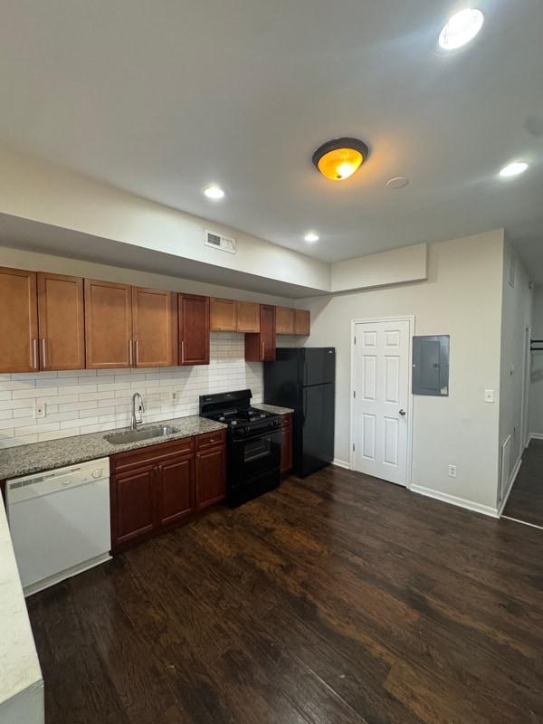 Building Photo - 604 N Fulton Ave