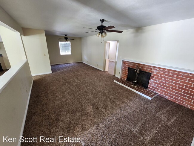 Building Photo - 3 br, 2 bath House - 5522 Acacia Ave