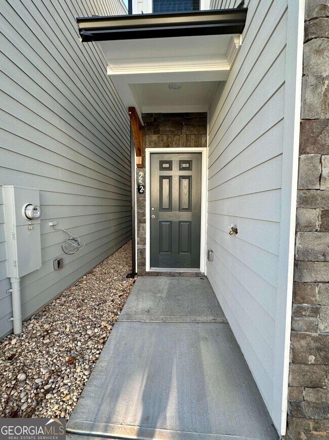 Building Photo - 252 Whitetail Cir