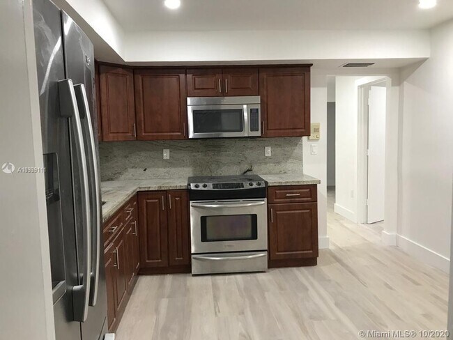 Building Photo - 9401 SW 64th Terrace