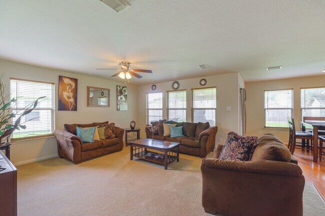 Building Photo - 8019 Berkely Ct