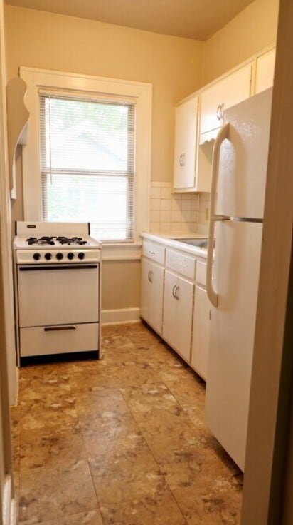 Kitchen - 4901 N Washington Blvd