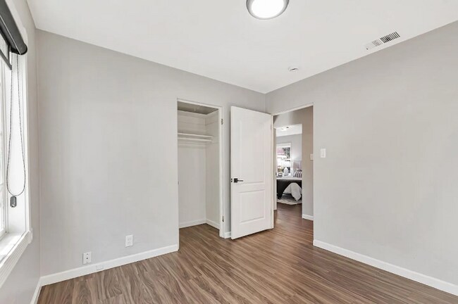 Foto del edificio - 2571 Los Coches Ave