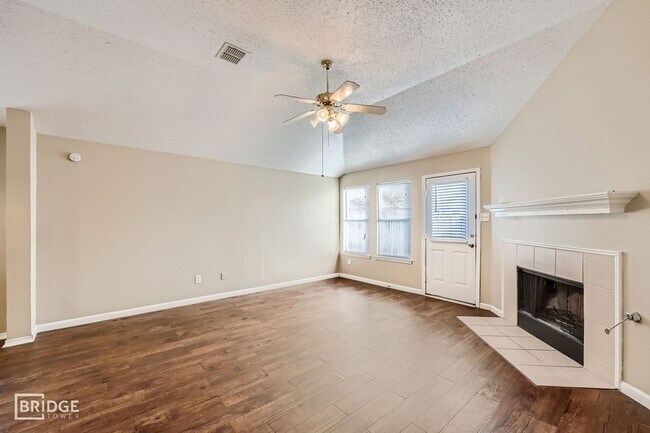 Foto del edificio - 2210 Sumac Dr