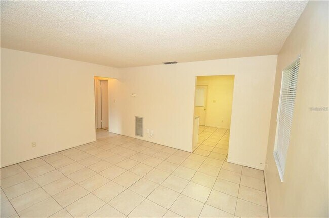 Foto del edificio - 1428 E Fern Rd