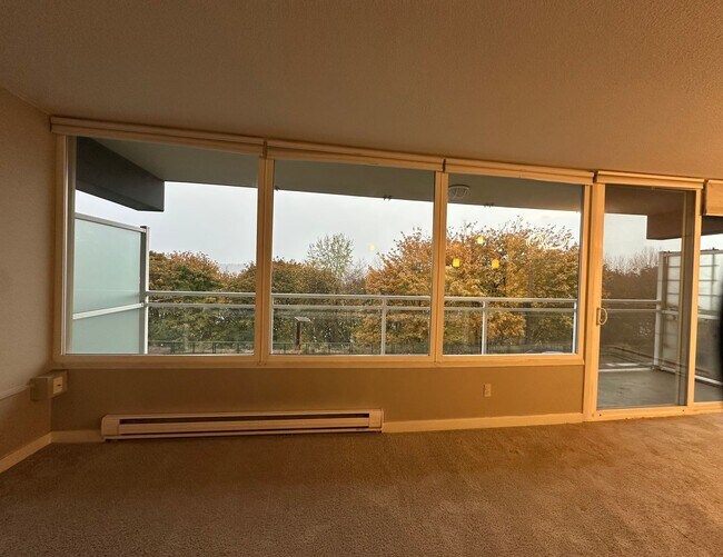 Foto del edificio - Updated 2BR Condo at Sky Terrace (Utilitie...