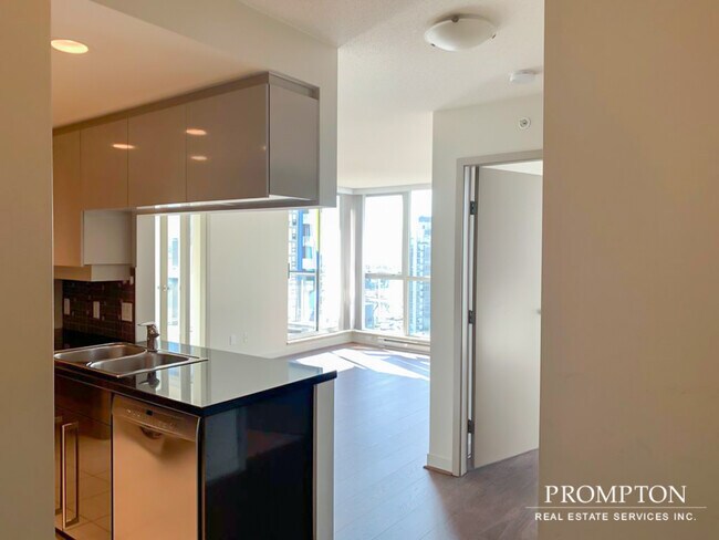 Photo du bâtiment - 1408 Strathmore Mews