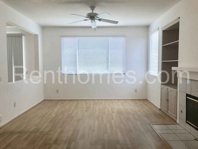 Building Photo - Mira Mesa, 9628 Capricorn Way - Near Movie...