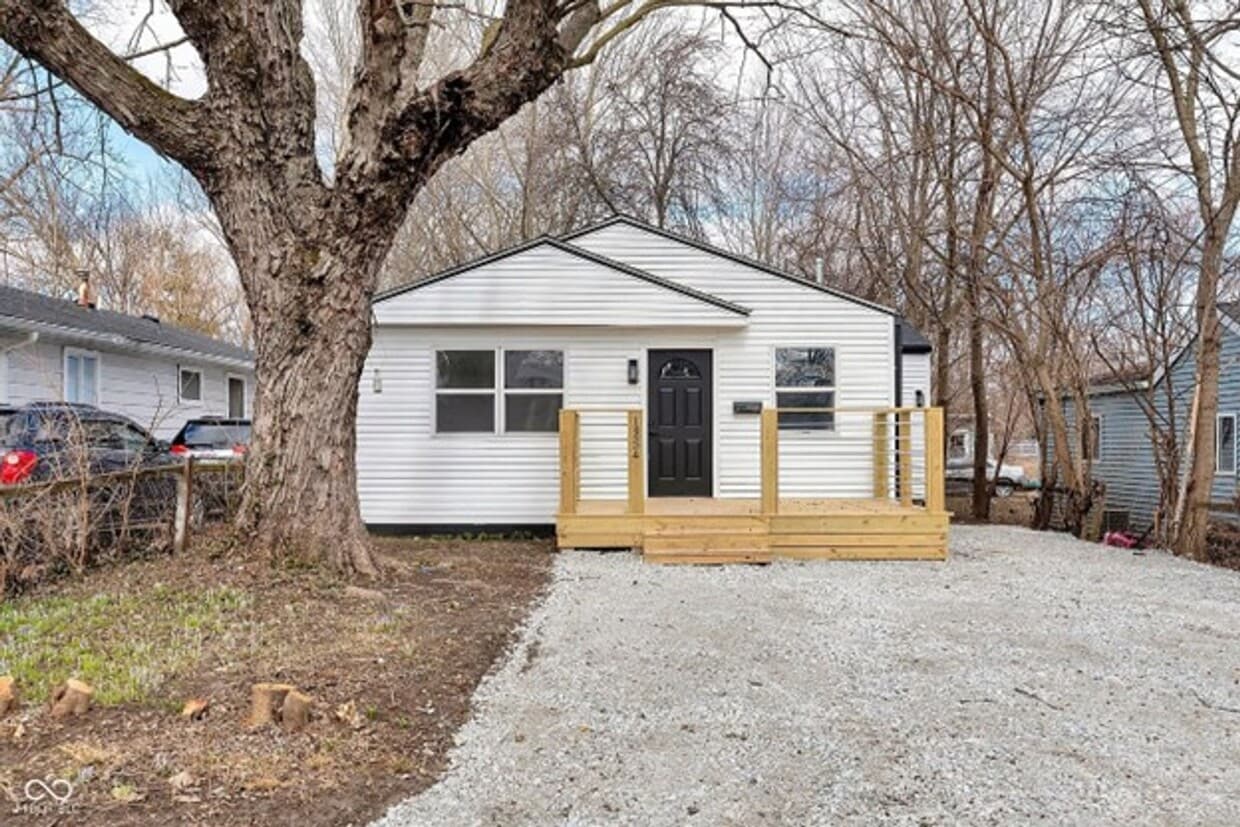 Primary Photo - Stylish 3-Bed, 2-Bath Home Minutes from Do...