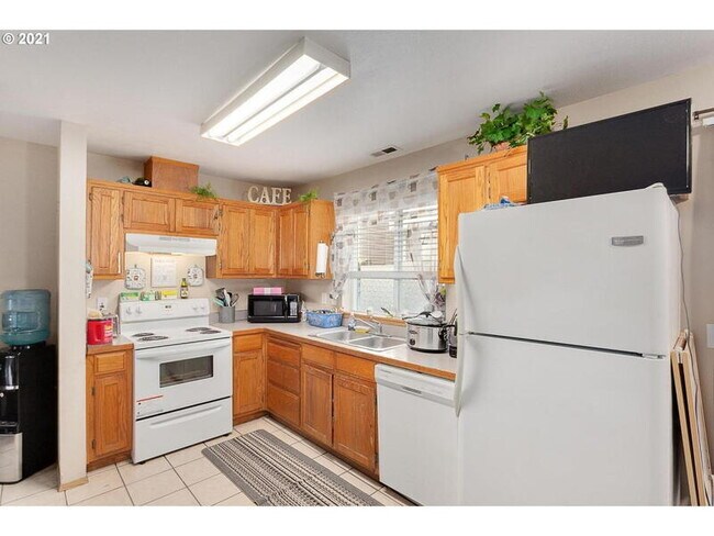 Foto del edificio - 7406 SE Henderson St