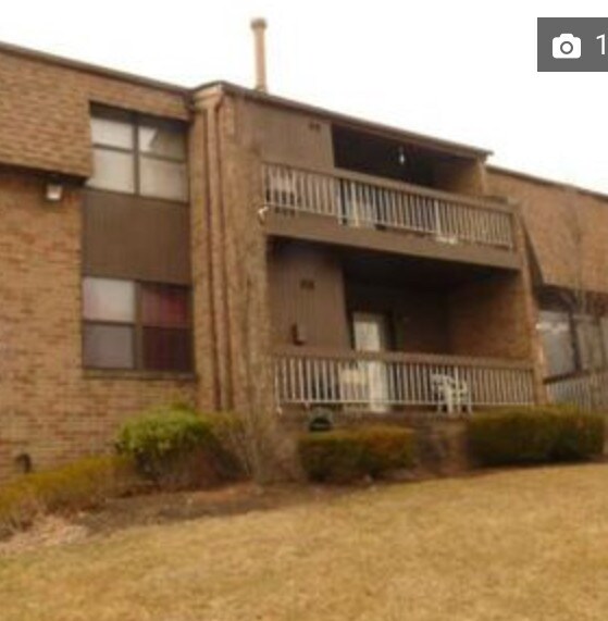 323 Sharon Garden Ct, Woodbridge Township, NJ 07095 Apartments in