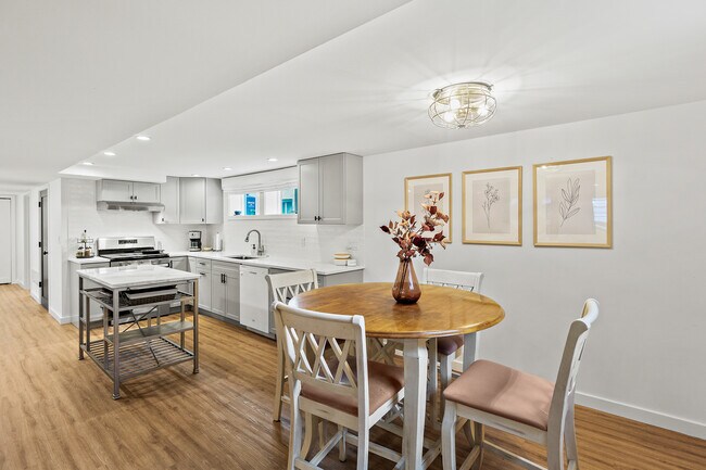 Building Photo - 1114 N 77th St