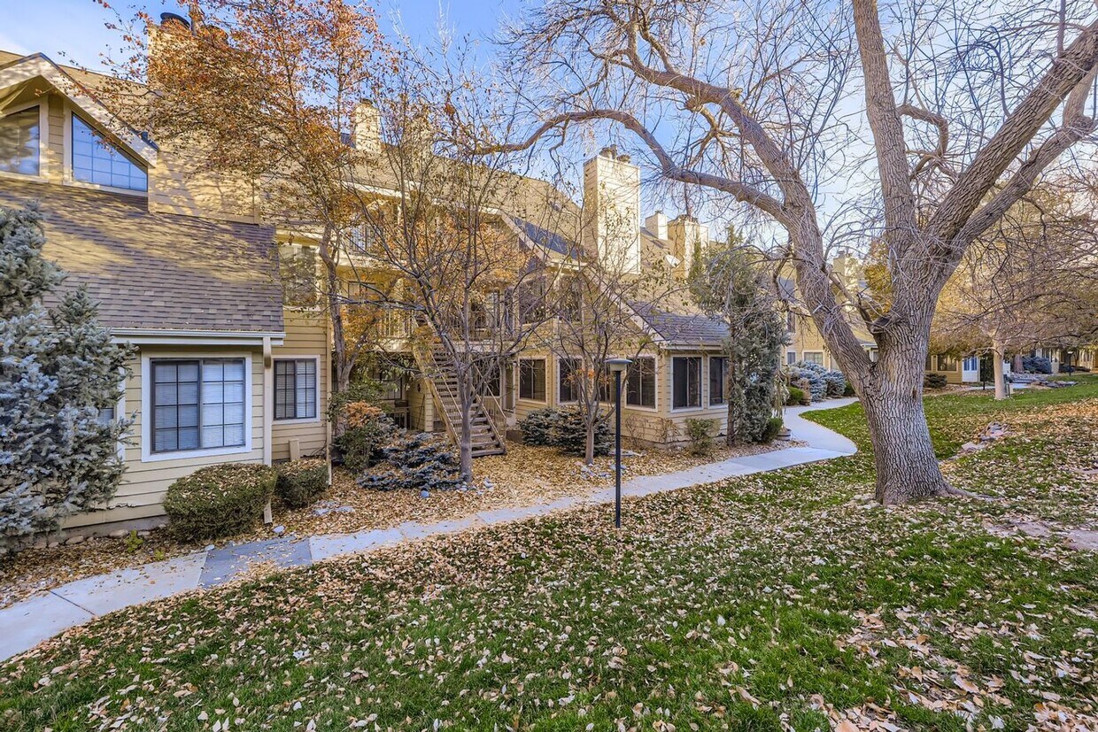 Foto principal - Cozy 1 bedroom condo with 1 bath