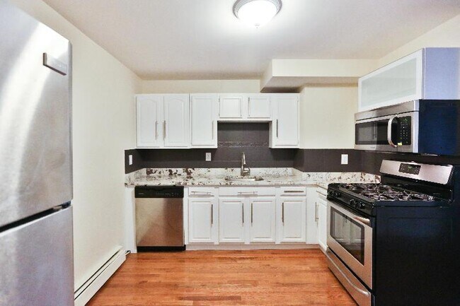 Foto del edificio - 230 Everett St