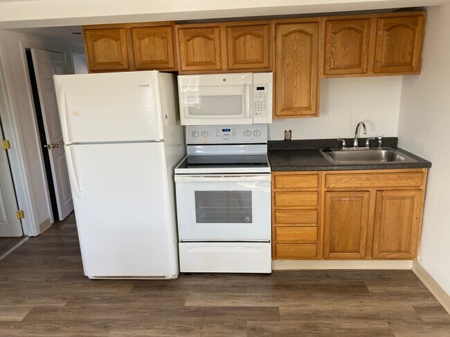 Building Photo - 222 Main Street, Unit R7