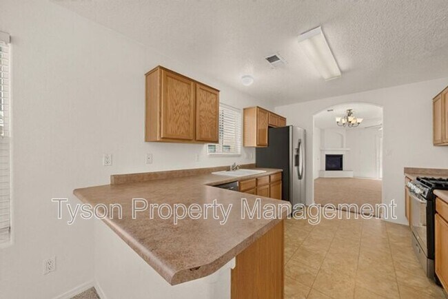 Foto del edificio - 1812 Black Gold St SE