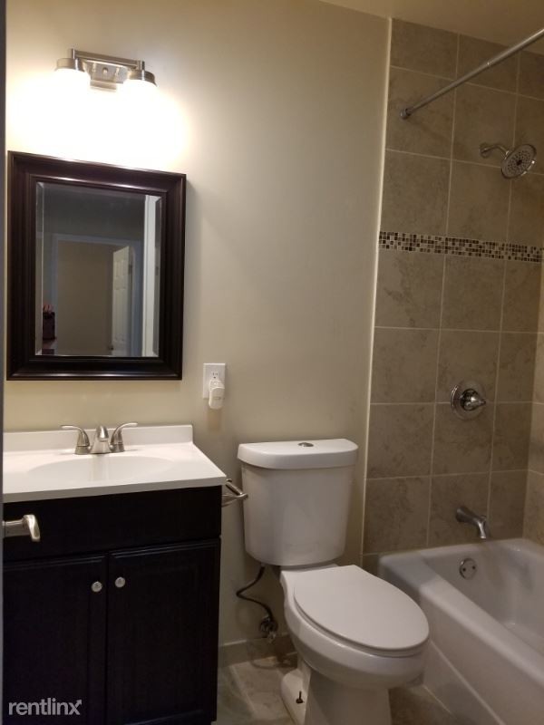 Foto del edificio - 1983 Bonifacio St