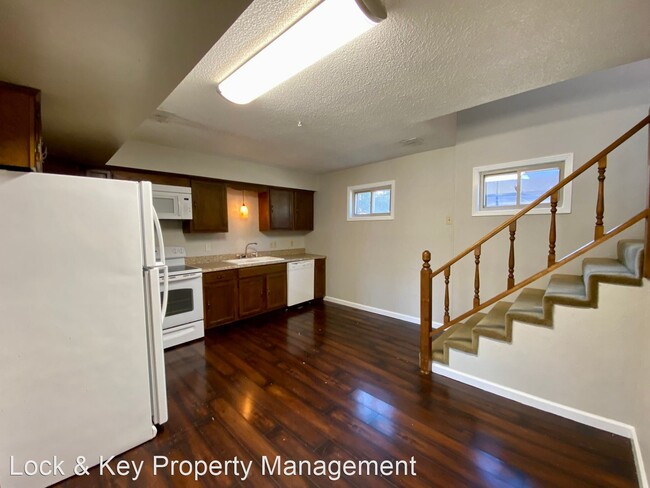Building Photo - 2 br, 2 bath House - 375 Pineview Dr