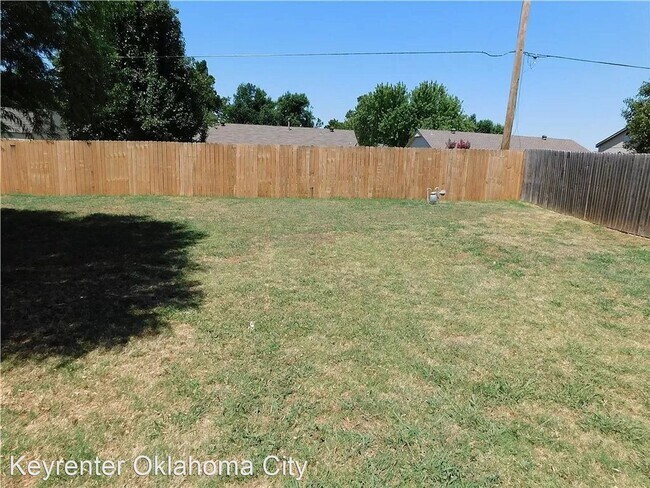 Foto del edificio - 3 br, 2 bath House - 1001 Sweetgum Street