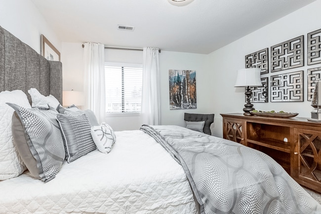 Foto del edificio - Regency Park Apartment Homes