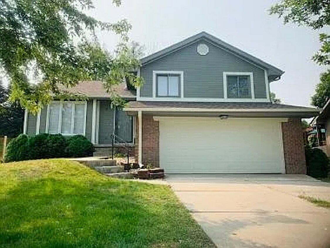 Photo - 12669 Meredith Ave - Spacious 4BR Greentree Home – 2,179 Sq Ft of Modern Comfort!