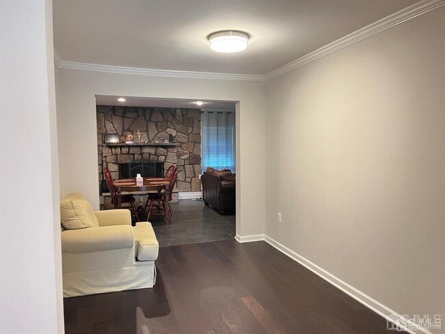 Building Photo - 15 Barnett Pl