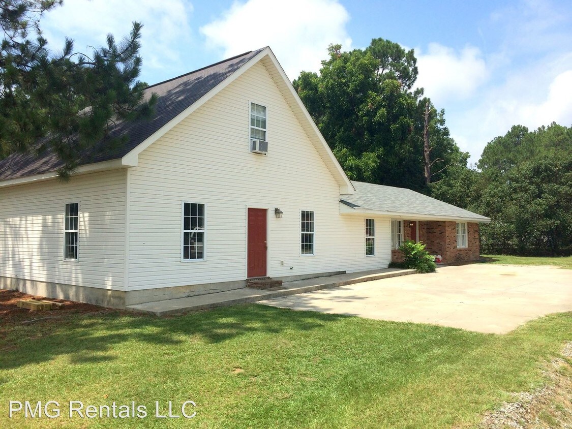 Primary Photo - 4 br, 2 bath Room For Rent - 11 University Pl