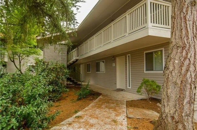 Building Photo - Beautiful updated Condo in Bellevue!