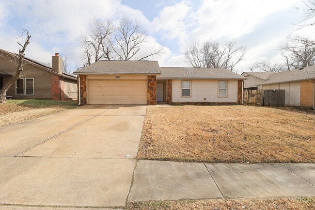 Foto del edificio - 3 Bed | 1 Bath in East Tulsa!